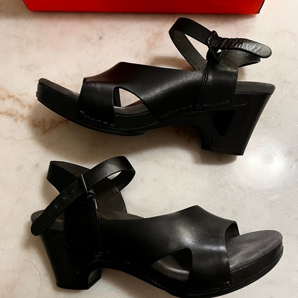 Dansko Black Women's Sandals - Picture 2 of 7